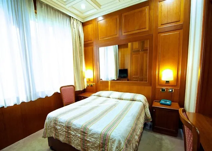 Hotel Dock 3*