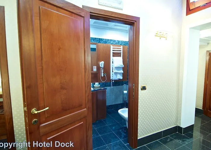 Hotel Dock 3*